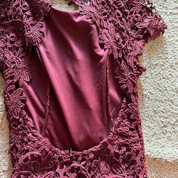 Lulus Romance language burgundy backless dress small - Picture 10 of 11